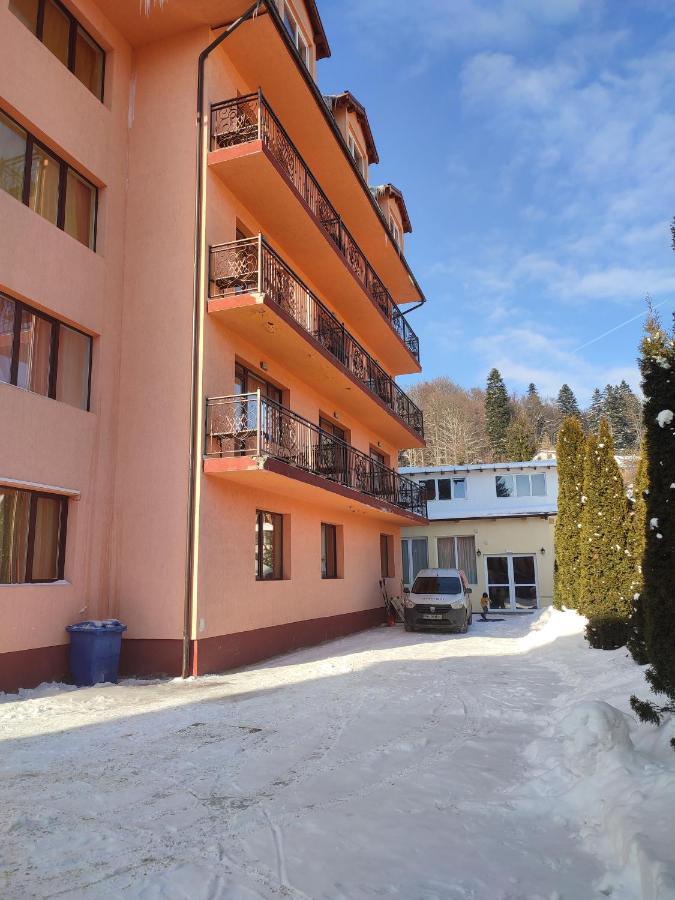 Hotel Iri Buşteni Exterior foto